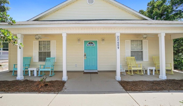 Great Fall Rates Available! Book Now! Short Walk to Beach!