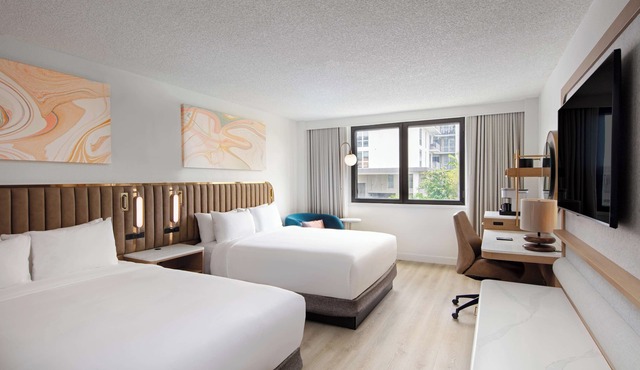 Great for Family Vacation, 2 Amazing Units, Pet Friendly & Free Airport Shuttle