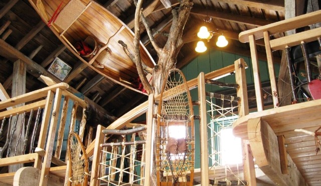 Green, unique, comfortable, open loft cabin in Amherst