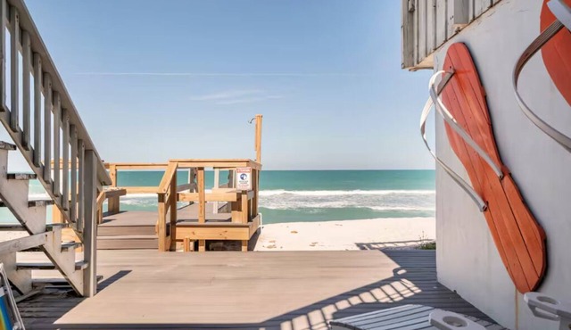 Ground Floor Direct Oceanfront House w/Private Patio and Steps to Beach Access 🌅🏝️