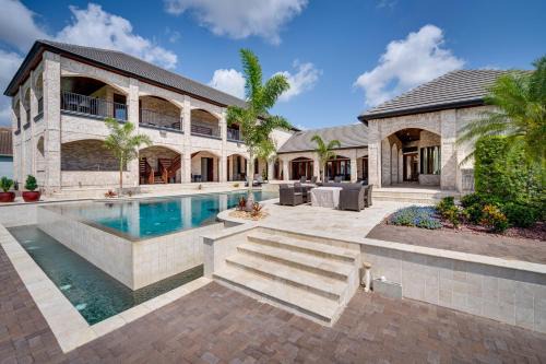 Groveland Home w/Pool: Luxurious Lakefront Oasis!