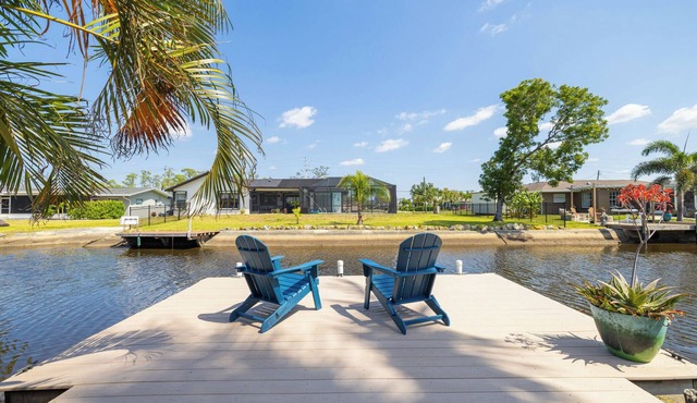 Gulf Access, Excellent location, Solar heated pool, Modernized Beautiful Home!