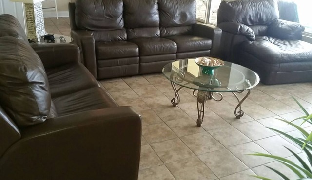 GULF CREST/NEW APPLIANCES/NEW KIT + BATH GRANITE COUNTERTOPS!/BEACH CHAIRS INC