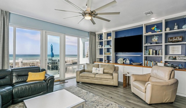 Gulf Front End Unit 4 Bedroom Pet Friendly with Private Elevator