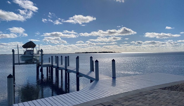 Gulf Front home! Great fishing off the dock! Amazing Sunsets! Dolphin shows free