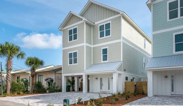 Gulf-Front Luxury Home with Private Pool, Beach Access & Bikes!
