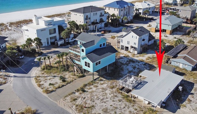 Gulf View Cottage with Rooftop Deck | Pet Friendly | Steps to Beach