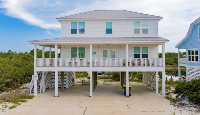 Gulf Views | Community Pools, Tennis Courts and Boardwalks