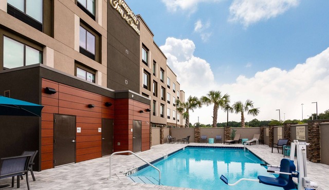 Hampton Inn & Suites Alachua I-75