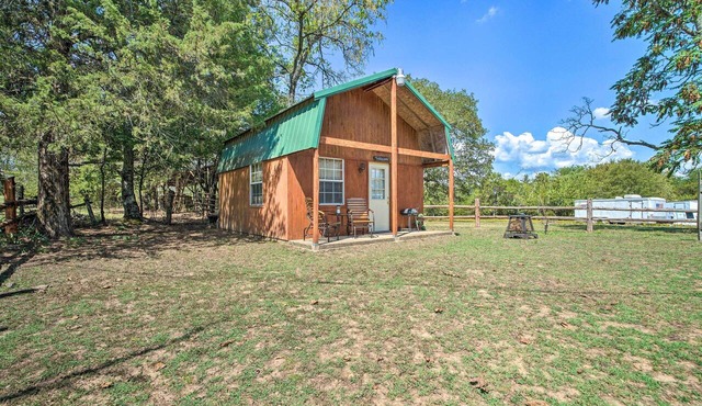 Hand-built 'black Fork Cabin 2' w/Fire Pit! in Nashoba