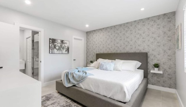 Harbour Beach King Bed Retreat