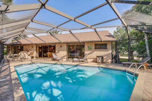 Heated Pool, 3 Mi to Dtwn: Cape Coral Escape! in Cape Coral