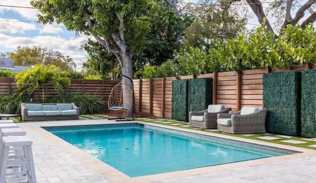 Heated Pool & BBQ Olas Villa by RoveTravel