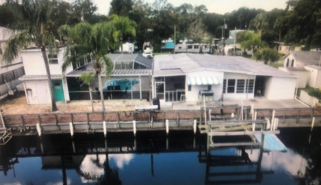Heated Pool, canal front access to Weeki Wachee Springs in Spring Hill