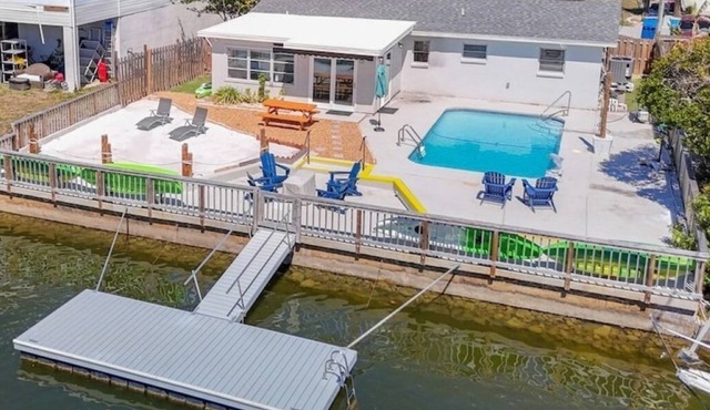 Heated Pool Waterfront Private Beach Dock Kayaks Grill Firepit SUN in Hernando Beach