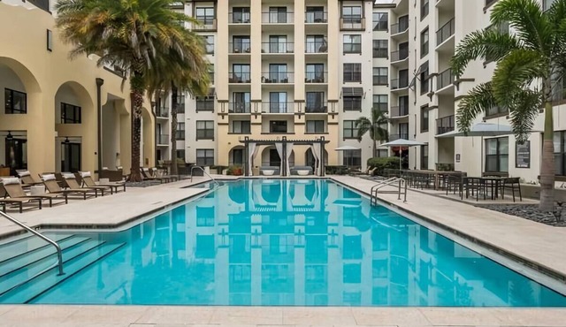Heated Saltwater Pool, Gym, 7Min to TPA