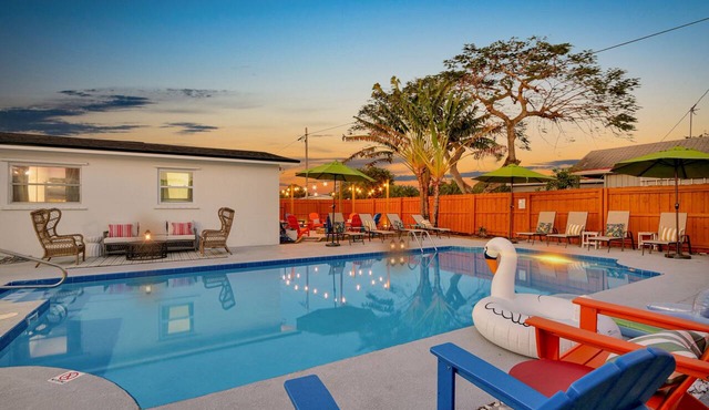 HeatedPool/MiniGolf/Bowling/Arcade/FirePit/Slide in West Palm Beach