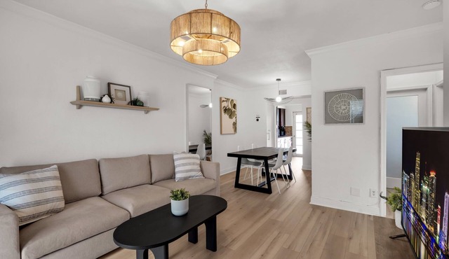 HIBISCUS Suite 2BD/1BA Steps to Lincoln Road South Beach