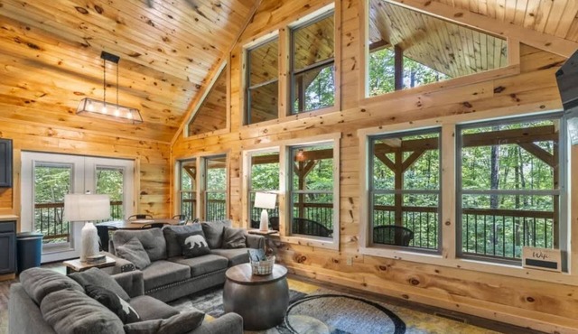 Hidden 3BR 2BA w/King Bed in Heart of RRG! in Campton