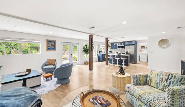 Hidden Gem- 3500+SQFT Home- Mins to everything!