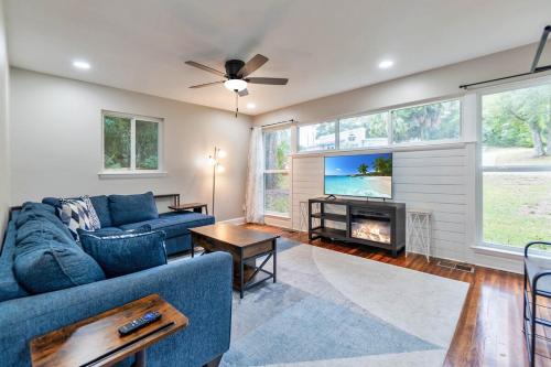 Hill House- Centrally Located, close to everything