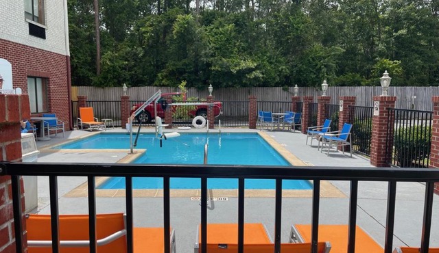 Holiday Inn Express Hotel & Suites Biloxi- Ocean Springs by IHG