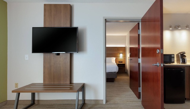 Holiday Inn Express & Suites Milton East I-10 by IHG