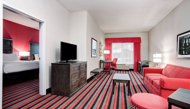 Holiday Inn & Suites Lafayette North by IHG in Lafayette