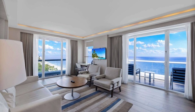 Holiday Waves: Oceanview Charm at Central Beach
