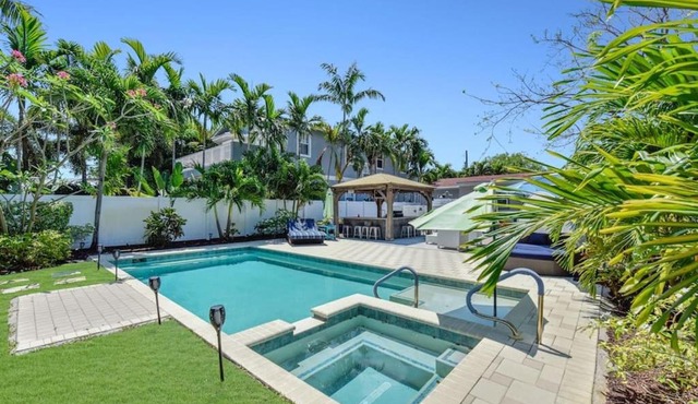 Home wpool by Dream Vacation OP Cabana
