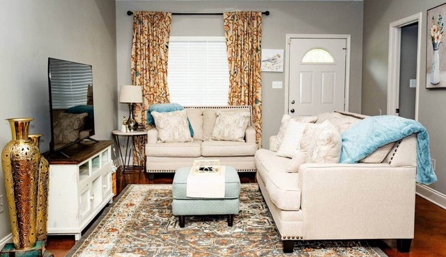Hometown Hideaway King Suite in Broussard
