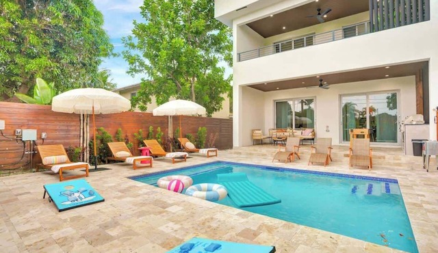HTD Pool-Jacuzzi-BBQ-Games-Near Las Olas 1 in Fort Lauderdale