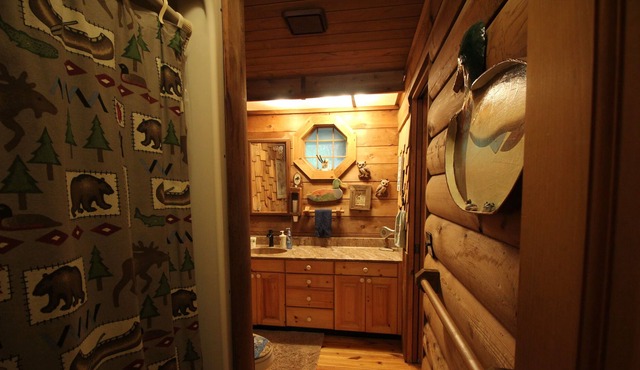 Hunter Log Cabin in Nobleton