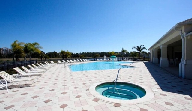 Immaculate 4 bed / 3 bath pool & spa home