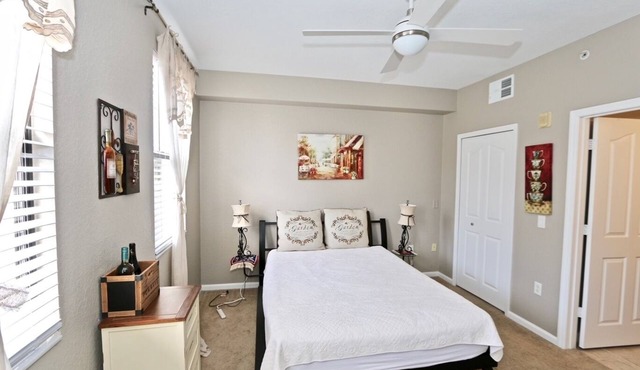 Impeccably clean condo in Naples