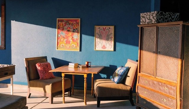 Insta-worthy pet-friendly getaway near OWA Tropic Falls, beach, and The Wharf.