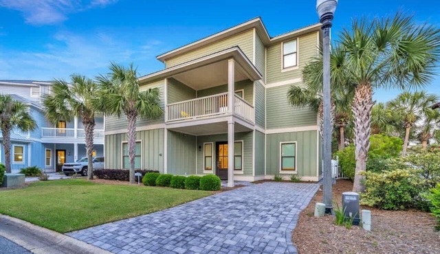Iorana II | 3 Night Specials in August! | 2 PM Check In! | Game Room | Private Pool | Sleeps 21, Huge Private Master Suite! | Gated Community with Amenities