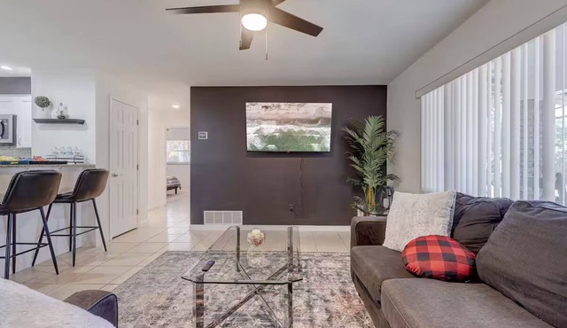 Island Vacation Home - Minutes from the Beach !