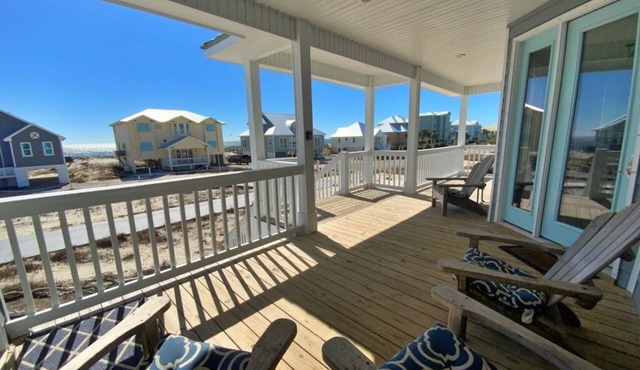 July 22-25 Discounted! Easy Beach Access & Pools