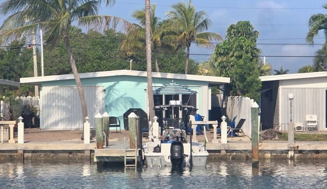 Key Colony Beach Vacation - Canal front 2 bedroom, 2 bathroom sleeps 4 with dock