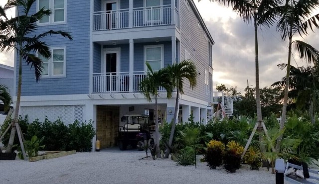 Key Largo Canal Front Paradise/amazing outdoor area, including heated pool