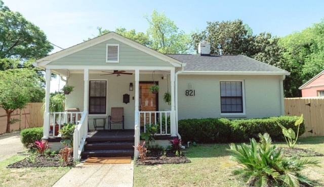 Keyless entry, Fenced Yard, Pets ok, near beach.
