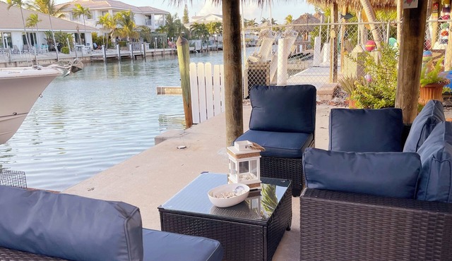 Keys Getaway on Canal 2 BR 2 BA-Cabana Club Private Beach/Jacuzzi/Pool Access