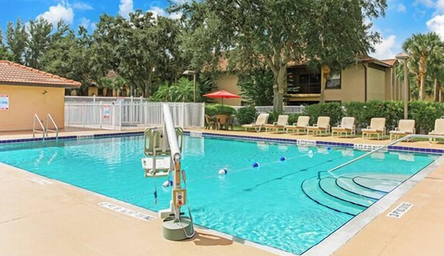 Kissimmee | Family Golf Retreat | Pool + Golf | 2BR