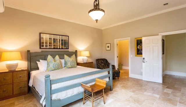 Knickerbocker Suite 02, Furnished 1BR Pool-Parking