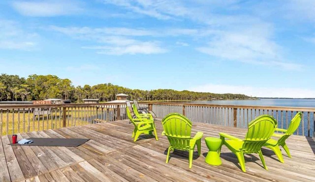 Lake Sante Fe Retreat