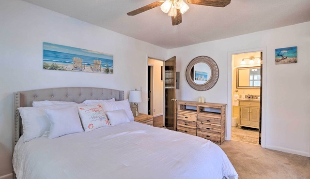 Lakefront Abode w/Dock ~ 15 Mi to Talladega! in Riverside