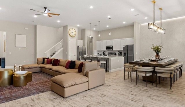 Lakeside Villa with Pool, Cinema & Games Room