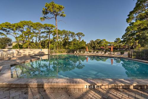 Lanai + Community Pool Access: Sarasota Oasis!