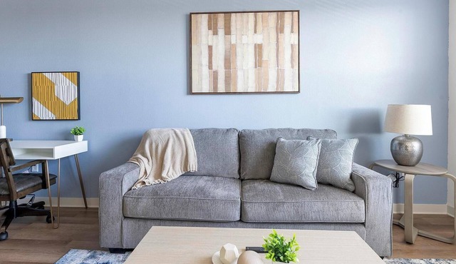 Landing | Amazing 1BD, Pool, Gym